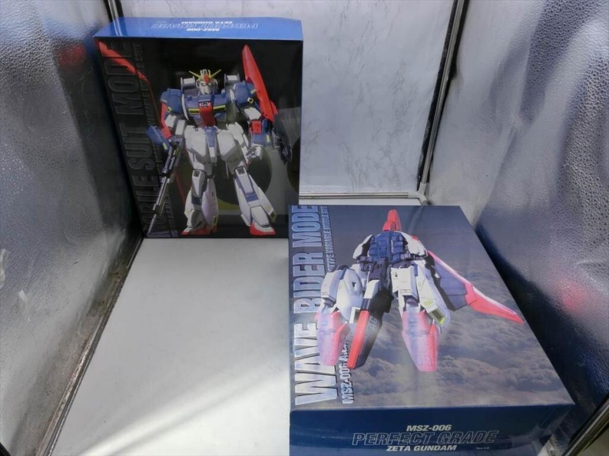 Bandai Perfect Grade 1/60 Z Gundam MSZ-006 Multi coating ver. PG