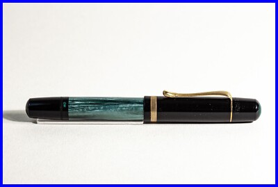 1940s Pelikan 100N Green Marbled Piston Filler OM 14K Gold Nib