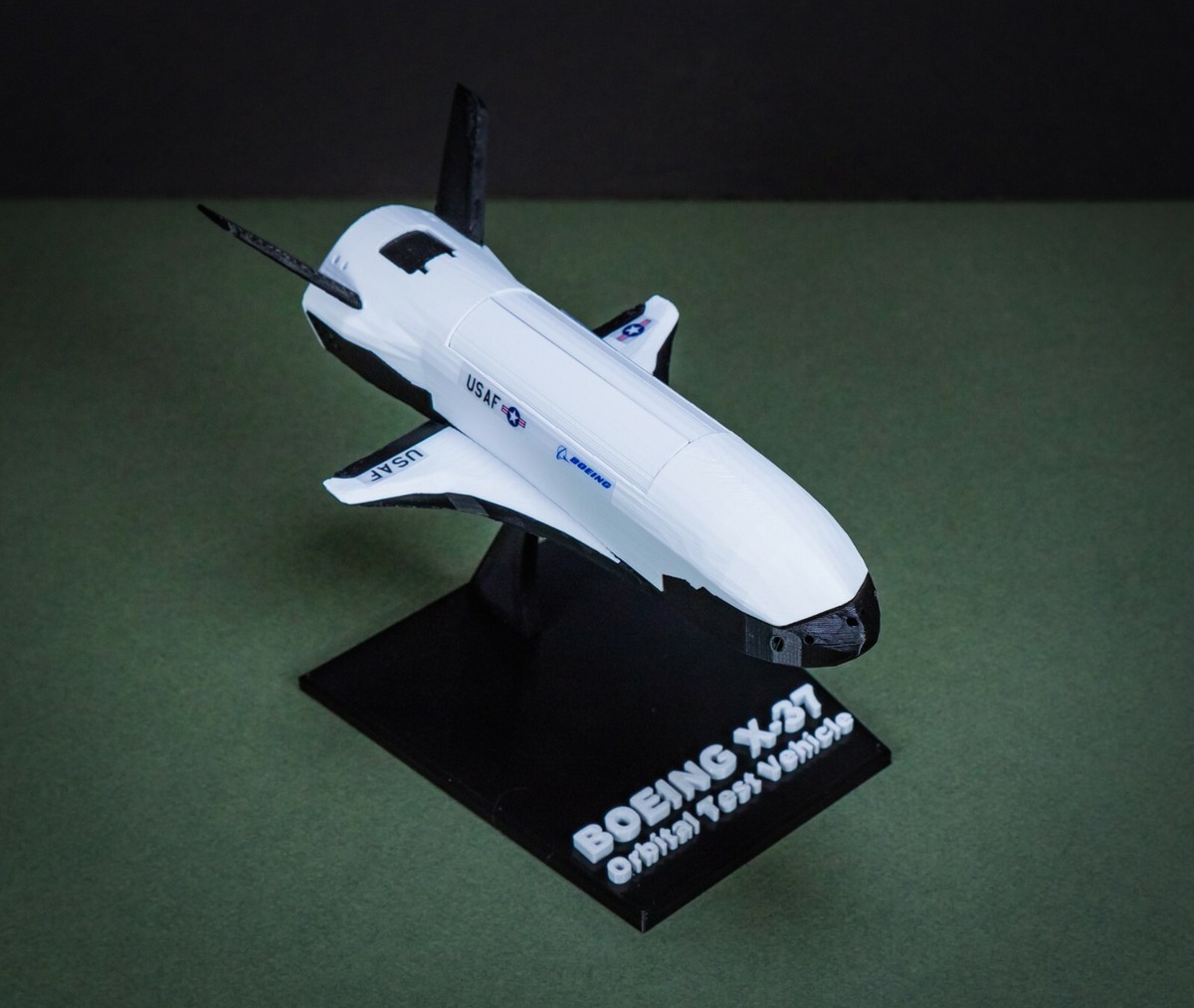Boeing X-37B 1/72 ダイキャスト完成品宇宙機模型スペースプレーン
