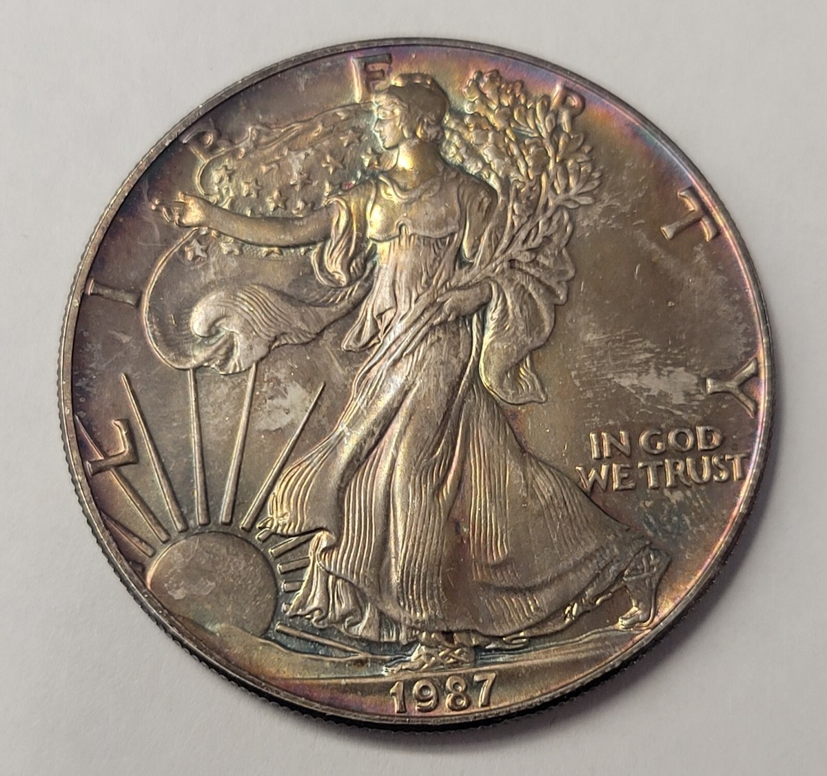 1987 American Silver Eagle 1 Dollar/ 1oz Fine Silver. Beautifully