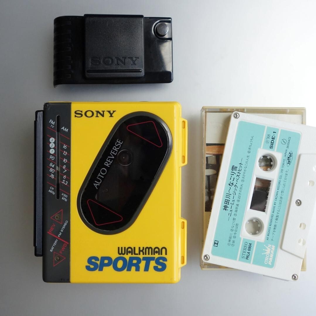 Sony WM-F75 Yellow High sound quality WALKMAN FM AM Stereo