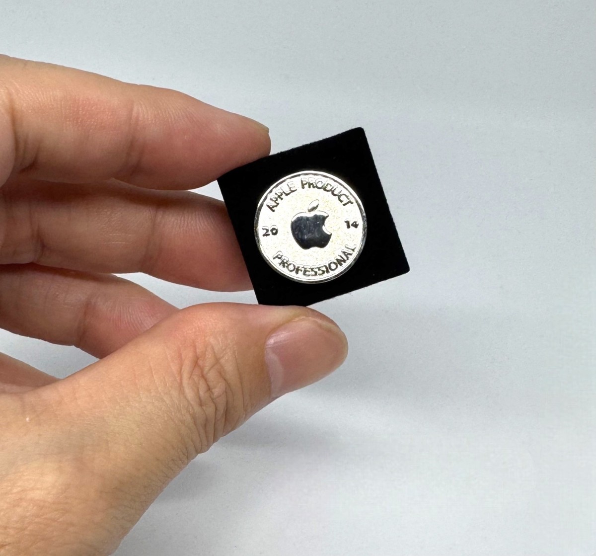 Apple Product Professional Pin Badge (2014) – Employee Exclusive