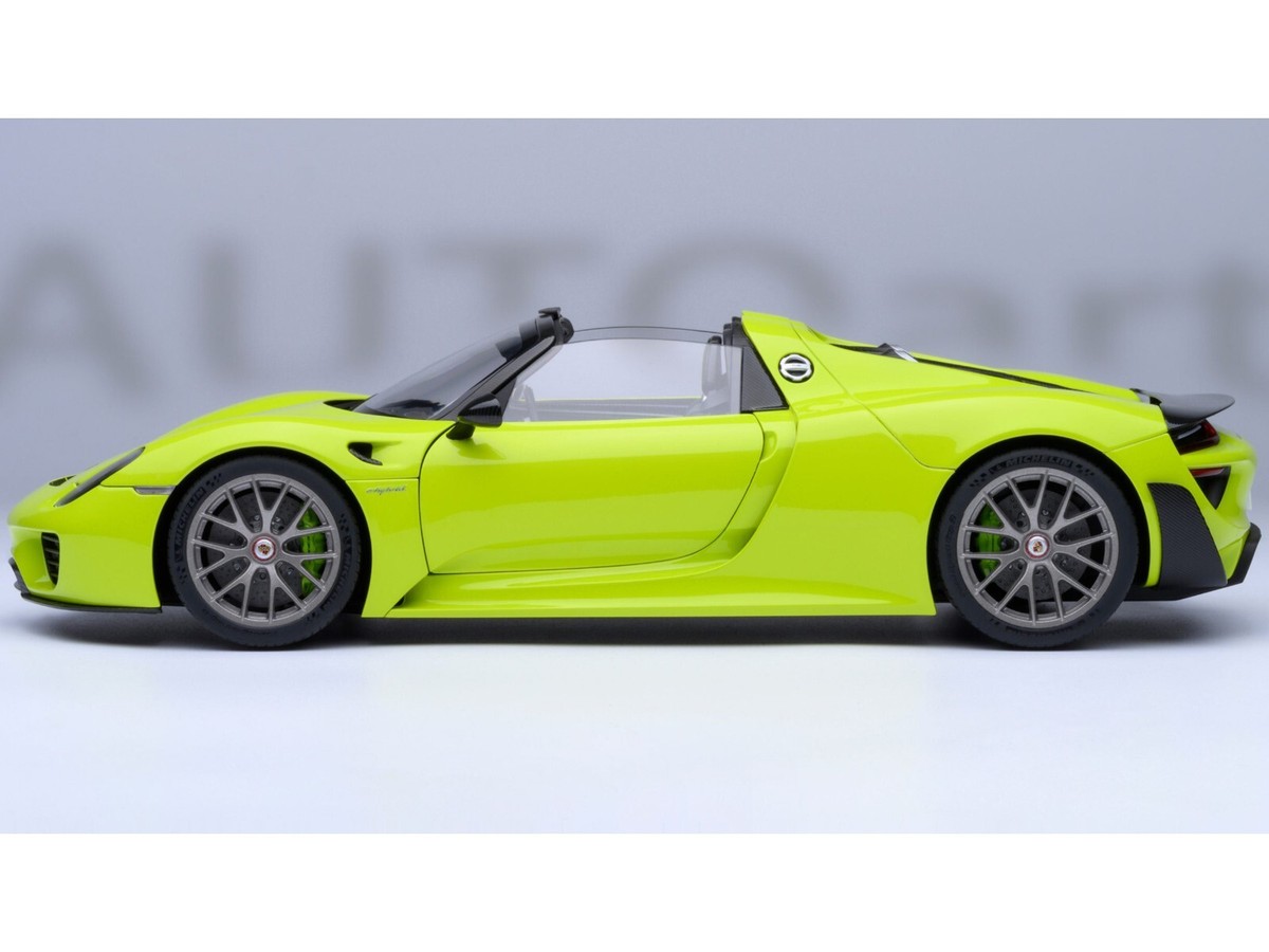 PORSCHE 918 SPYDER WEISSACH PACKAGE ACID GREEN 1/18 MODEL CAR BY