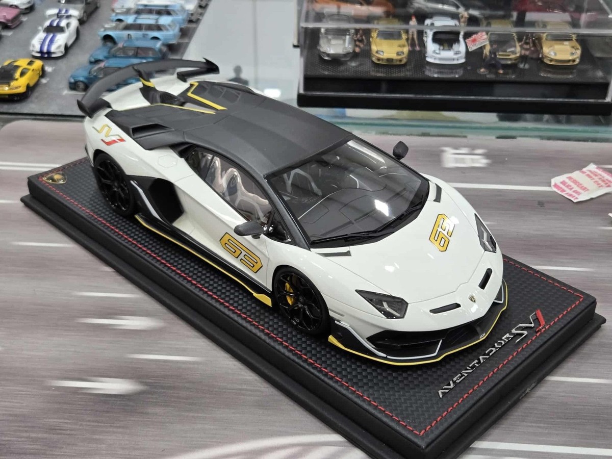 Lamborghini Aventador SVJ (White/ Yellow #63) [MR Collection] 1/18