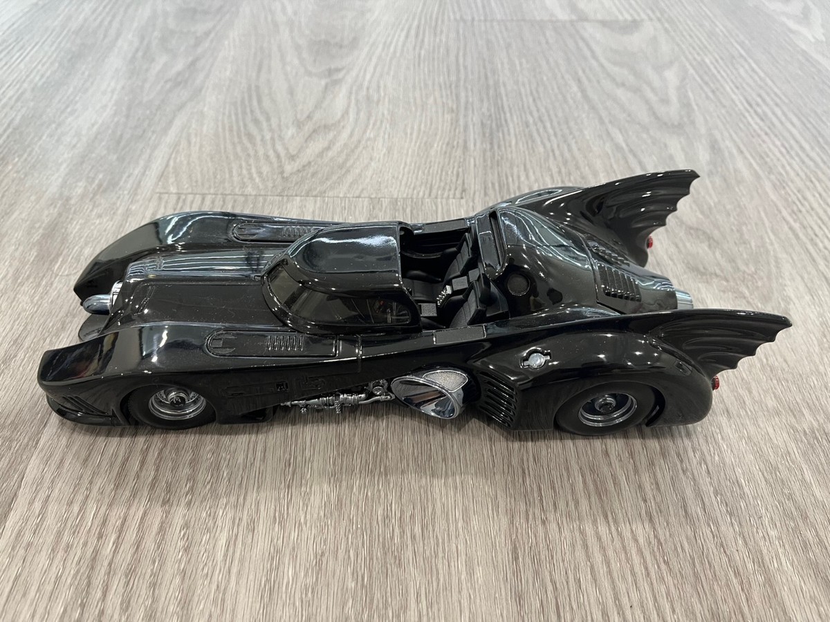 Hot Wheels Batmobile 1989 Movie Version 1:18 NEW Diecast Glossy