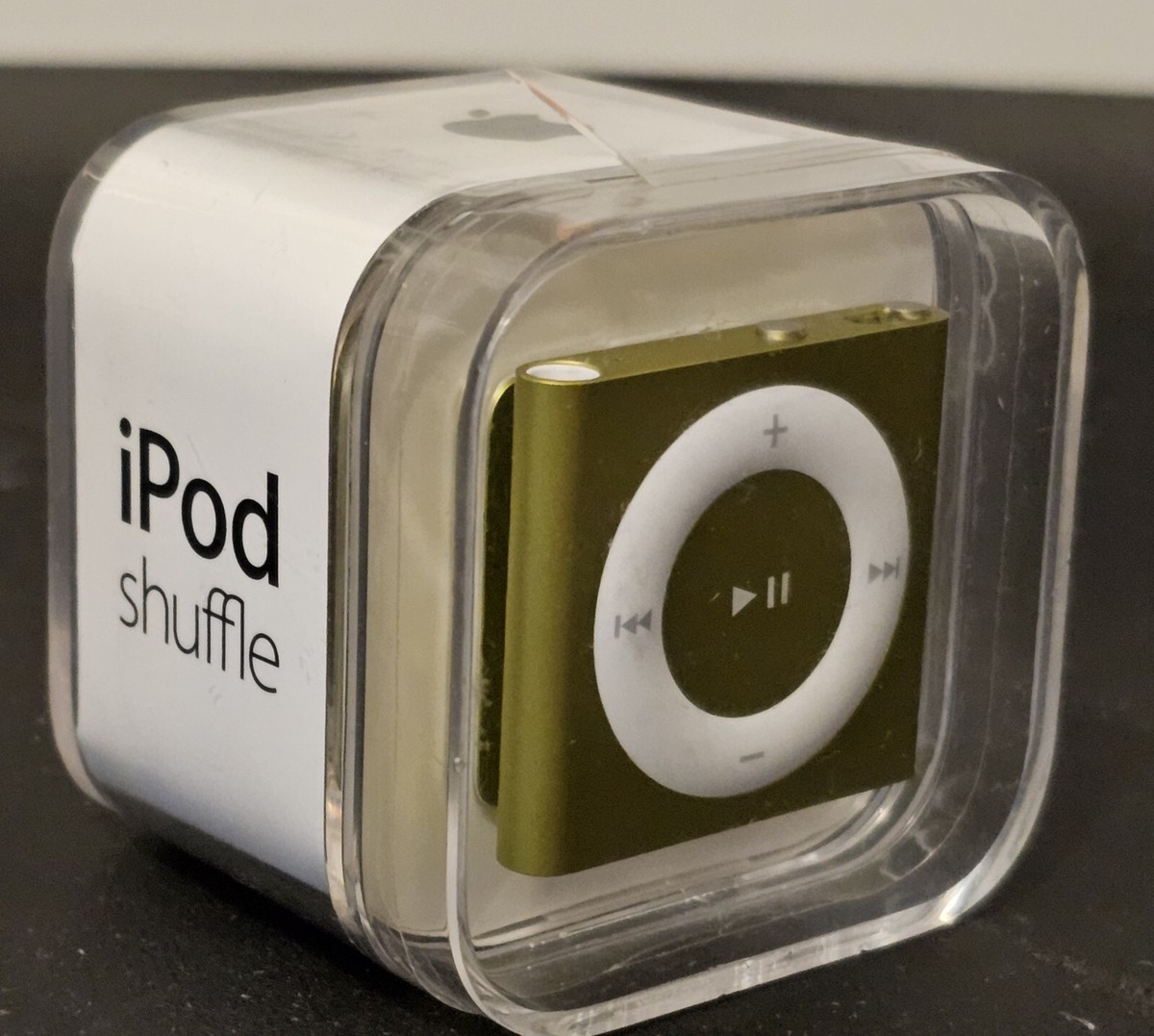 NEW IN BOX Apple iPod Shuffle Yellow 4th Generation 2GB (latest