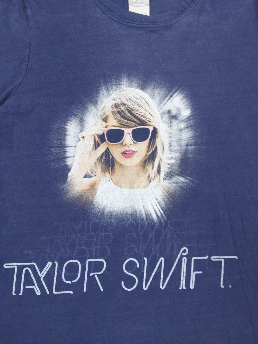 Authentic Taylor Swift The 1989 World Tour 2015 Concert Band Merch