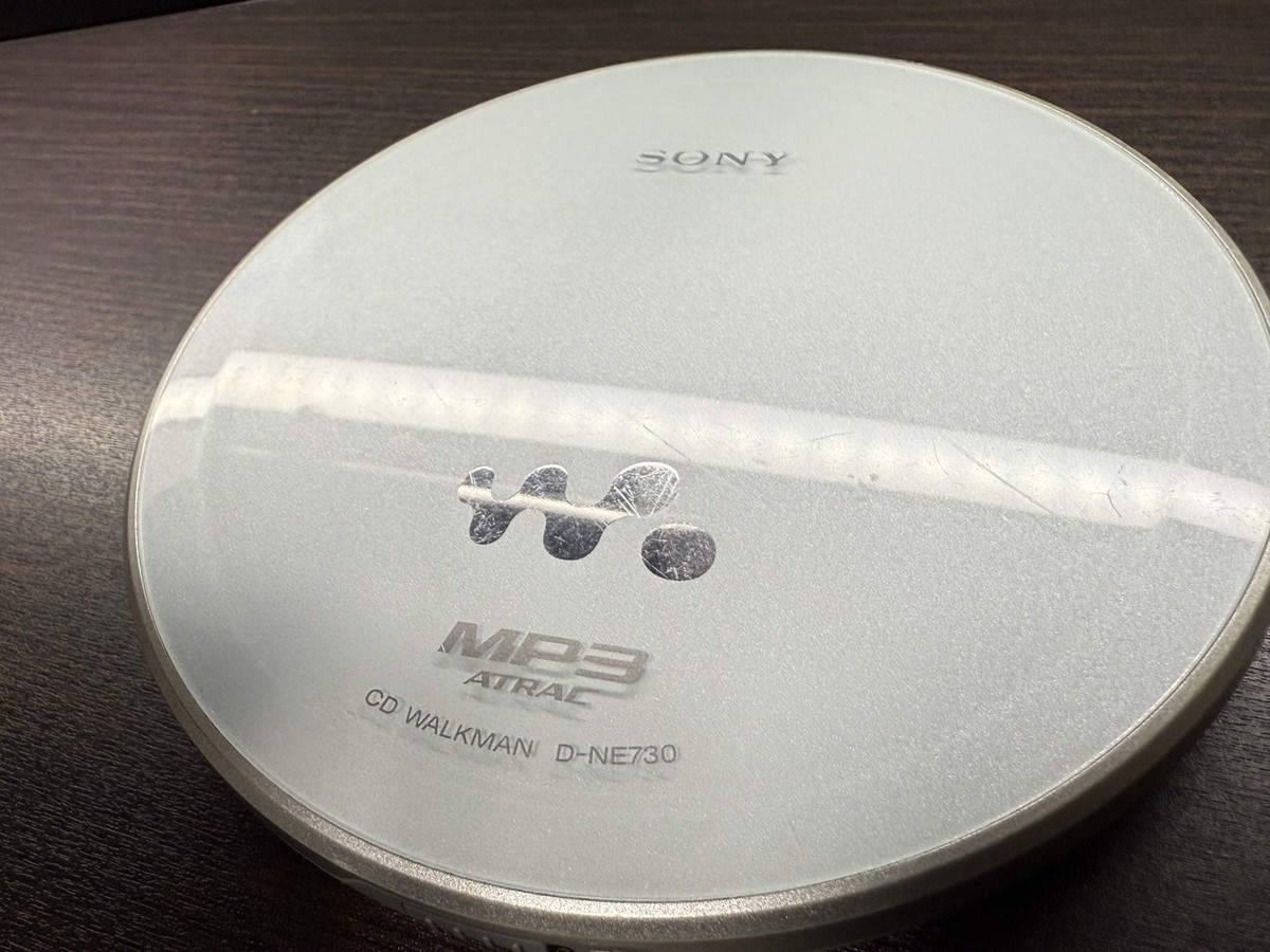 SONY CD Walkman portable player D-NE730 MP3 ATRAC White Working