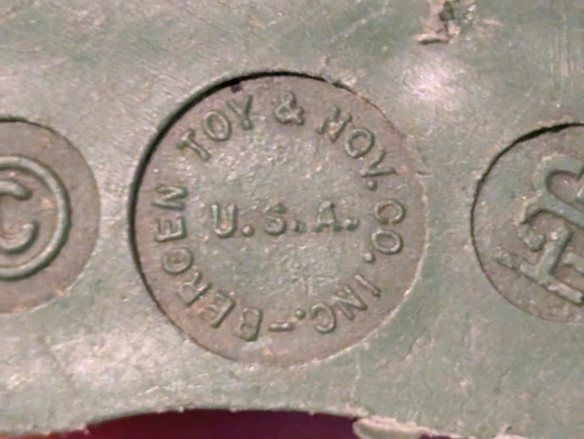 Vintage 1960s Bergen Toy & Nov. Co. Made In The USA Green Army Men