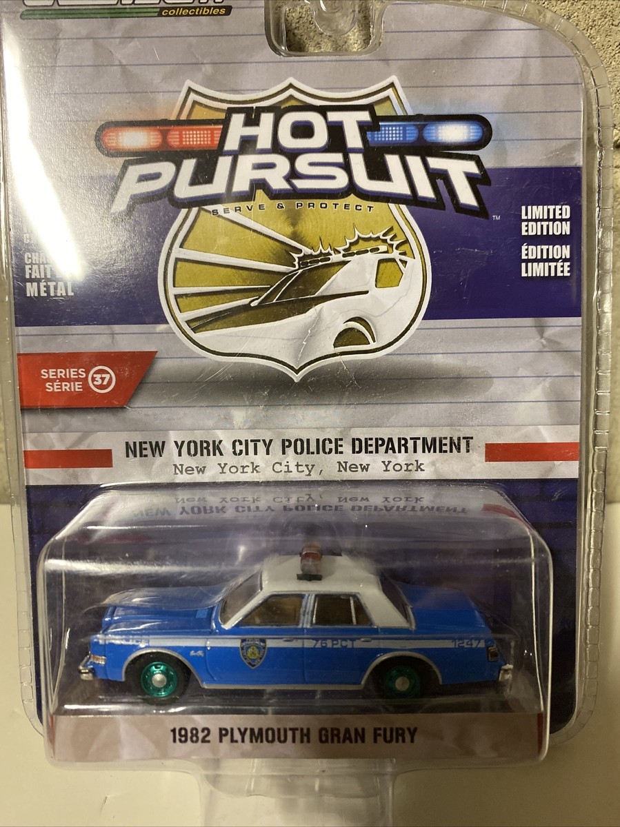 NYPD 1:64 Greenlight Green Machine 1982 Plymouth Gran Fury Chase
