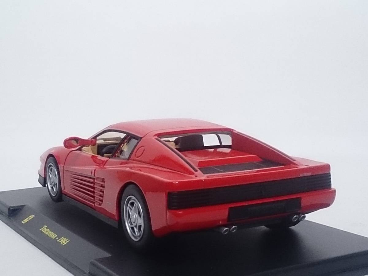 Le Grandi Ferrari Collection 5 TESTAROSSA 1984 Car 1/24 Model
