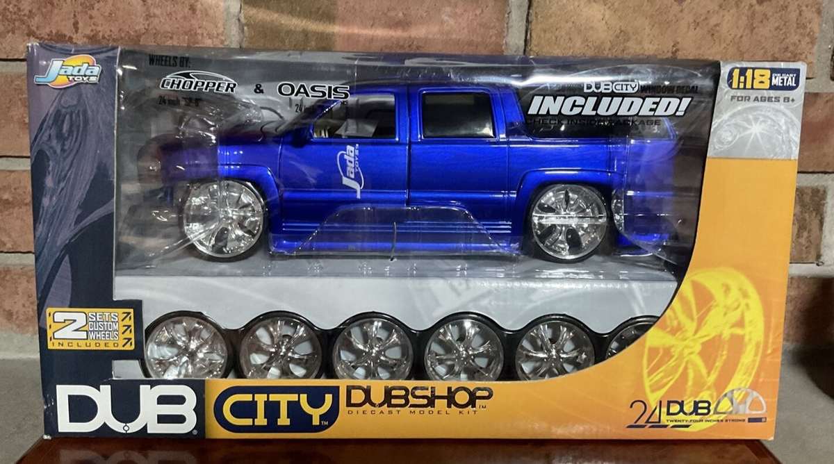 ミニカー 2000 CHEVY SUBERBAN 1/18 JOY RIDE 2000 CHEVY SUBERBAN 1