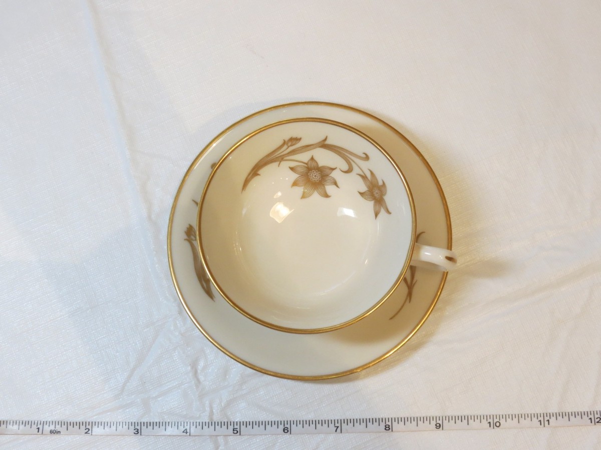 Lenox Daybreak T-417 Off White Gold Trim and Flowers Tea Cup