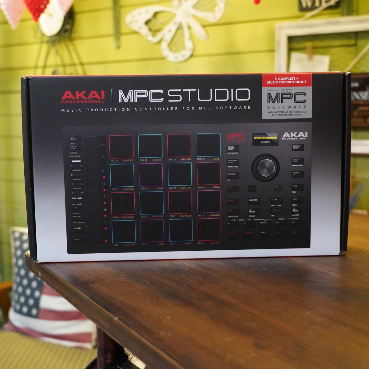 AKAI MPC studio2 オーディオインターフェース、スピーカー3点 AKAI