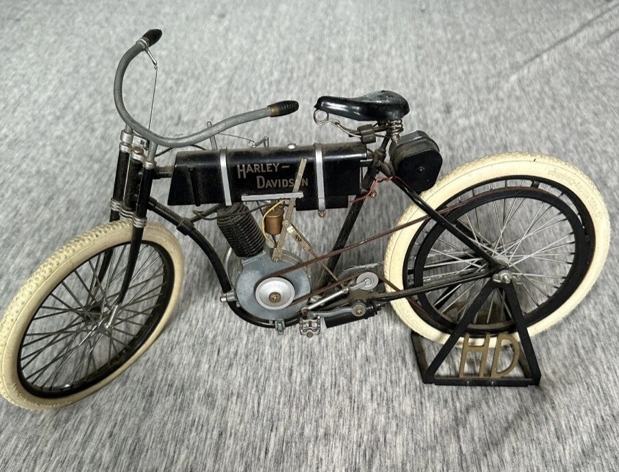 オートバイ・バイク No352 1/6 Harley Davidson 1903 1904 AUTHENTIC