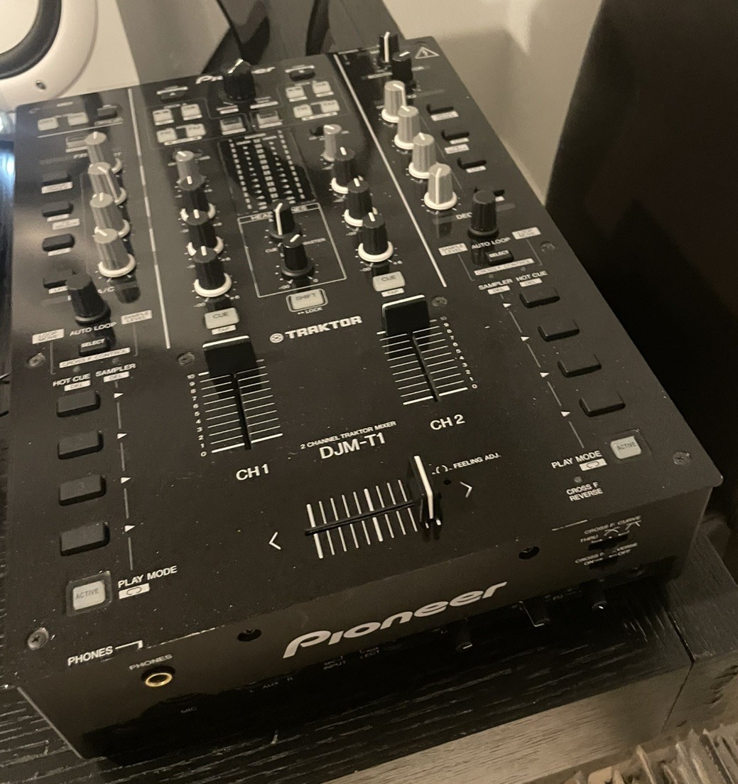 Pioneer DJM-T1 DJ Mixer for Traktor Scratch Pro | eBay