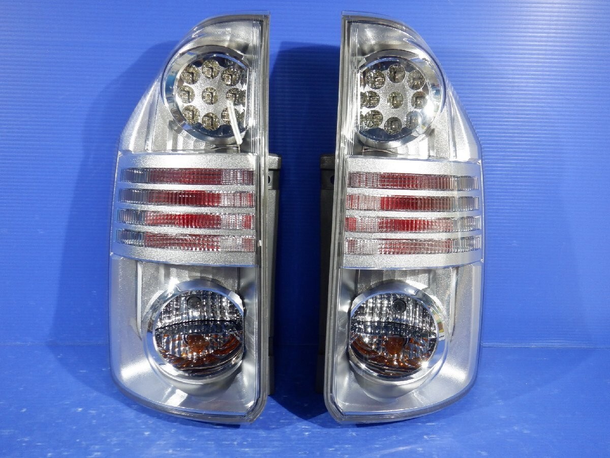 70系ヴォクシー純正LEDテールランプ ICHIKOH 28-199 【公式通販】