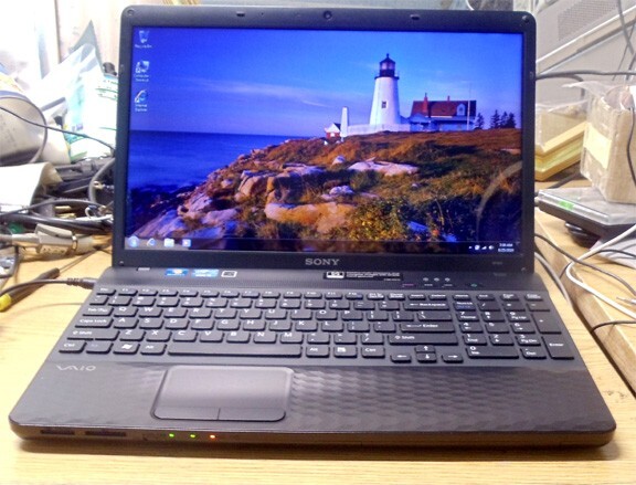 SONY VAIO VPCEH14FM tntel core i3, 500 Gb hard drive 8Gb RAM DVD