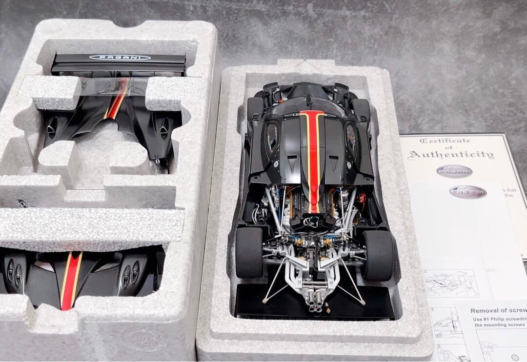 Autoart 1/18 Pagani Zonda R Revolution Carbon Black Launch Version