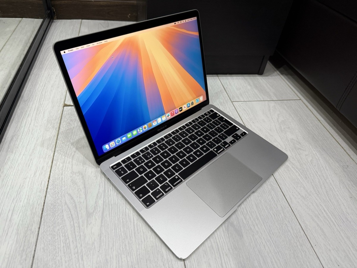Apple MacBook Air シルバー 13インチ 2020年モデル M1チップ搭載