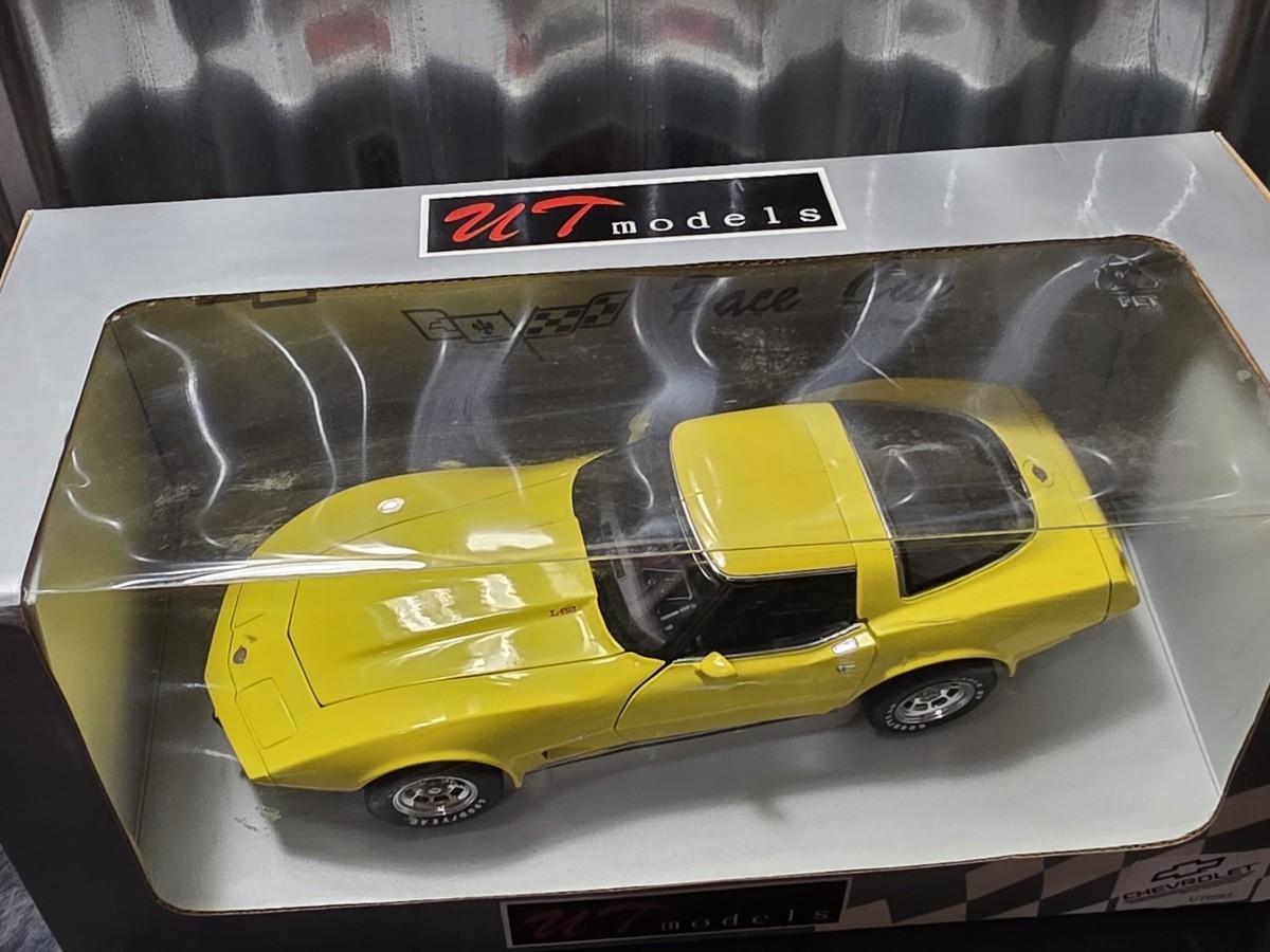 UT 1978 Chevy Corvette L82 Yellow Coupe C3 1:18 Scale Diecast Car
