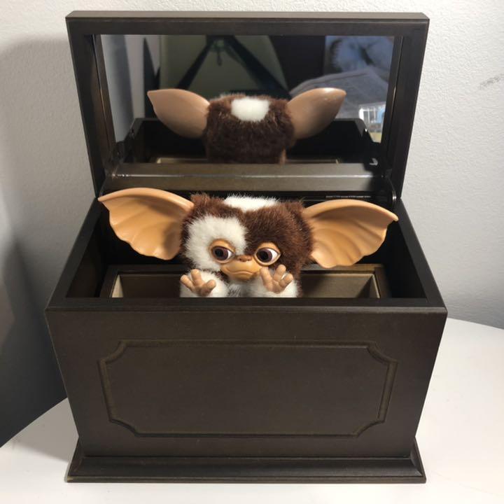 タイムセール✨GREMLINS 2 DELUXE GIZMO タイムセール✨GREMLINS 2