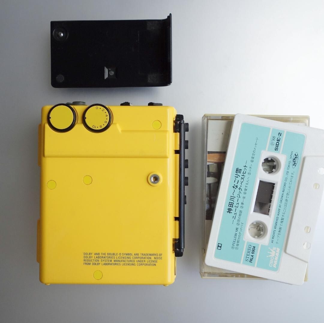 Sony WM-F75 Yellow High sound quality WALKMAN FM AM Stereo