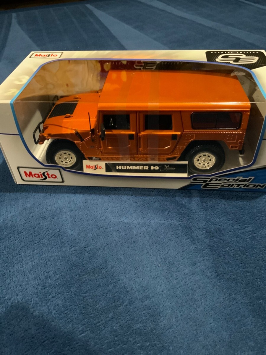 Maisto 1:18 die cast Hummer H1 10th anniversary special edition
