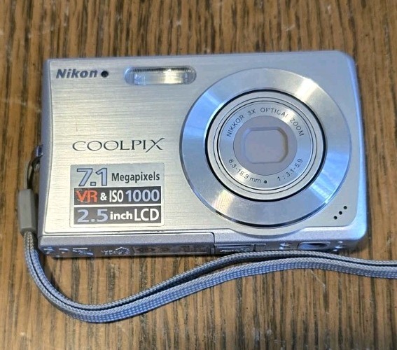 中古】Nikon COOLPIX S200 シルバー【オールドコンデジ】 デジタル