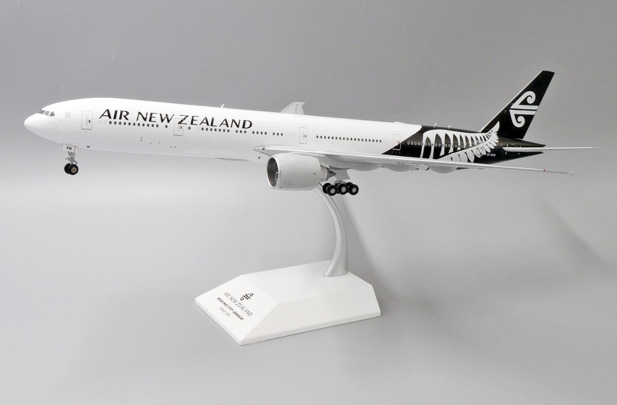 BOEING 777-300ER AIR NEW ZEALAND REG: ZK-OKM WITH STAND -JCWING
