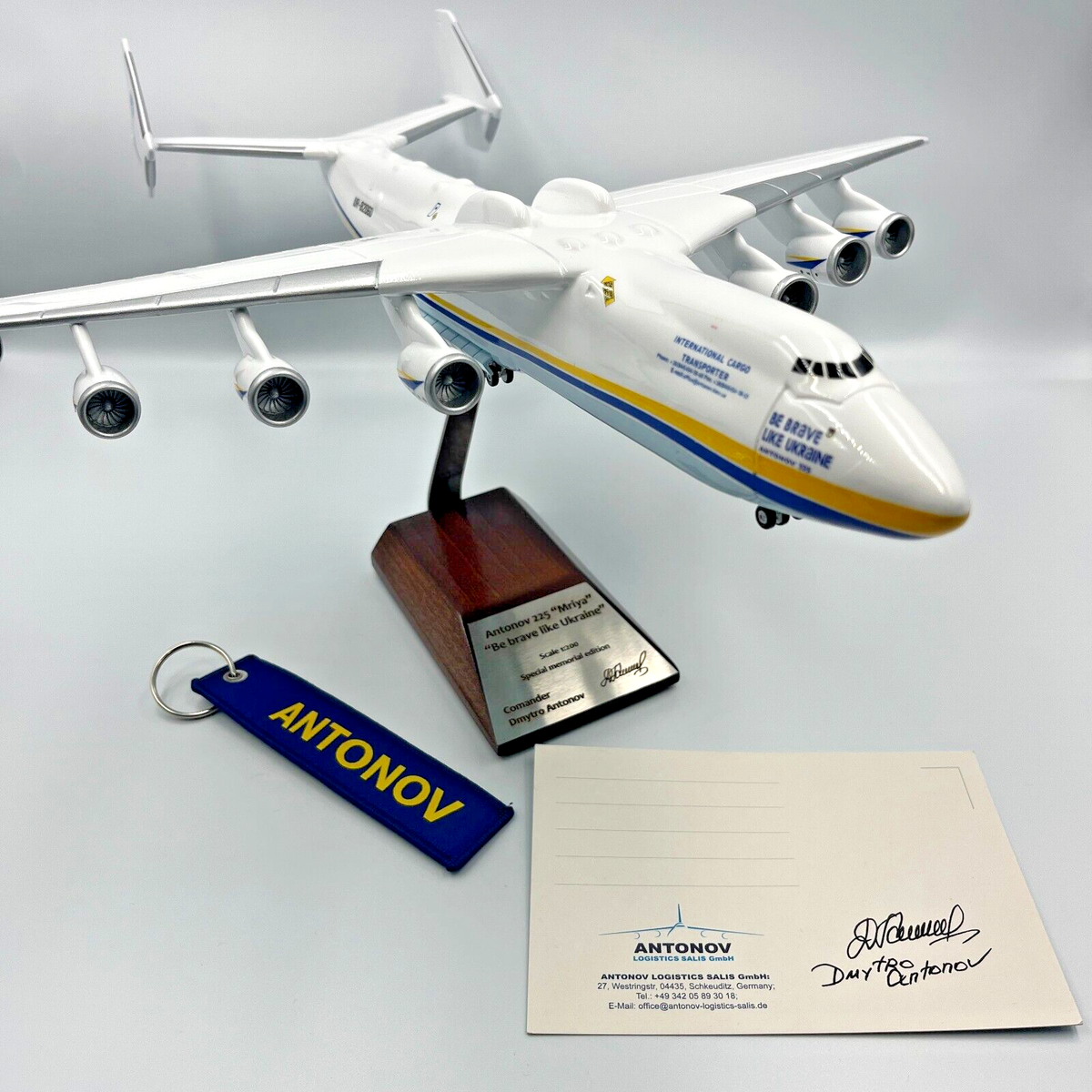 Official Exclusive model Antonov 225 Mriya scale 1/200 