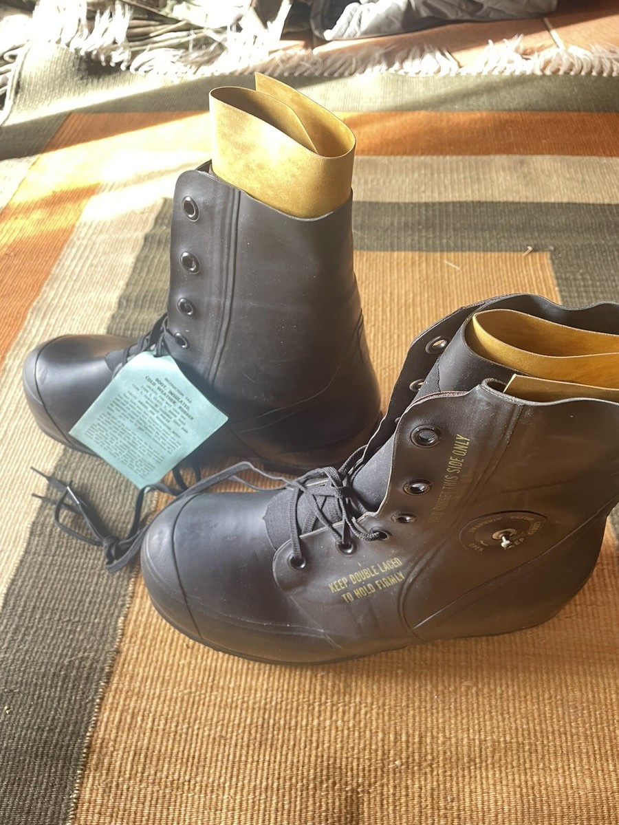 Mickey Mouse Bunny boots Extreme cold US military -20 NEW 9 Wide