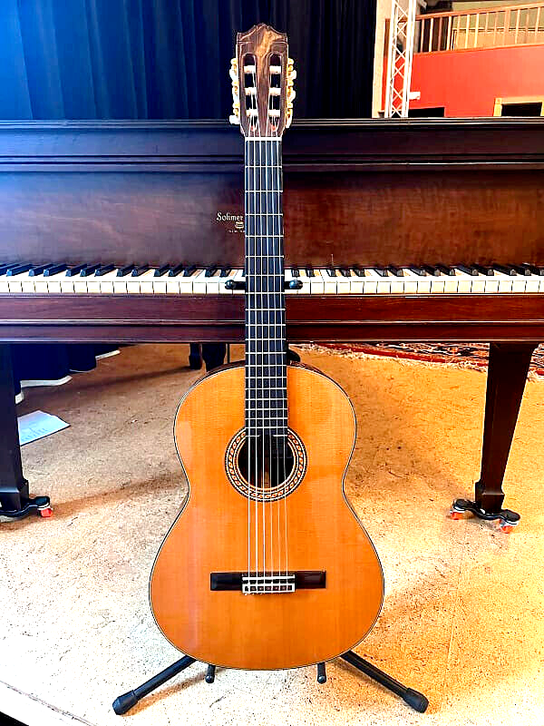 MINT Yamaha CG 151C Classical guitar, NICE African Rosewood, Solid