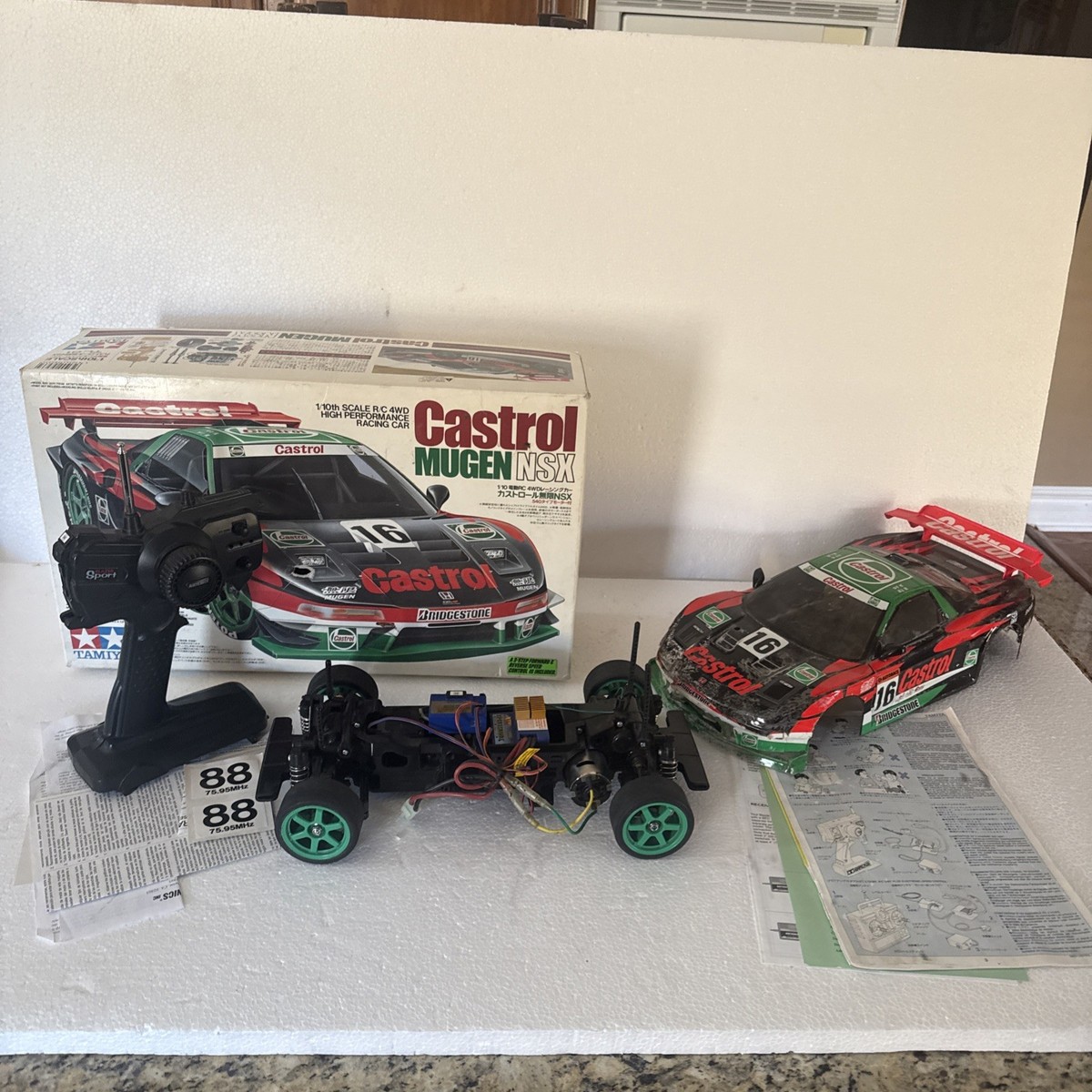 TBEvolutionIII 1/10スケールRCカーキットスリカーンリミテッド