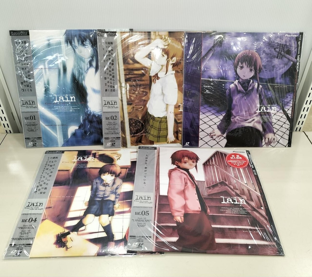 serial experiments lain 全5巻 DVD Amazon.co.jp: レイン serial