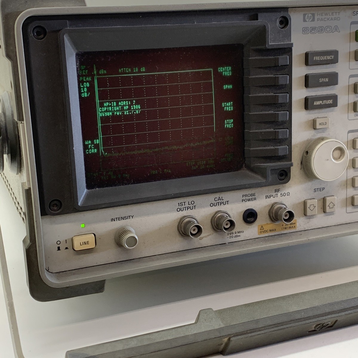 HEWLETTPACKRD SPECTRUM ANALYZER 8590A