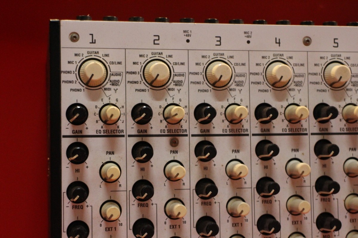 稀少品】KORG ZERO8 LIVE CONTROL CONSOLE USED KORG Zero 8 Live