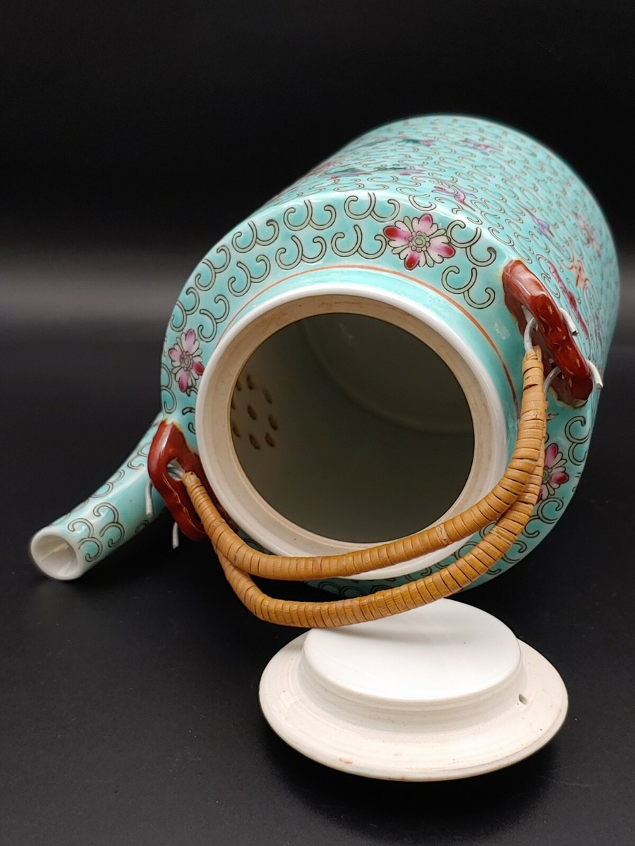 中国景徳鎮粉彩花草昆虫文酒杯三客FR4790