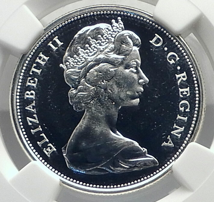1967 CANADA UK Queen ELIZABETH II Wolf Howls Old Silver 50 Cents