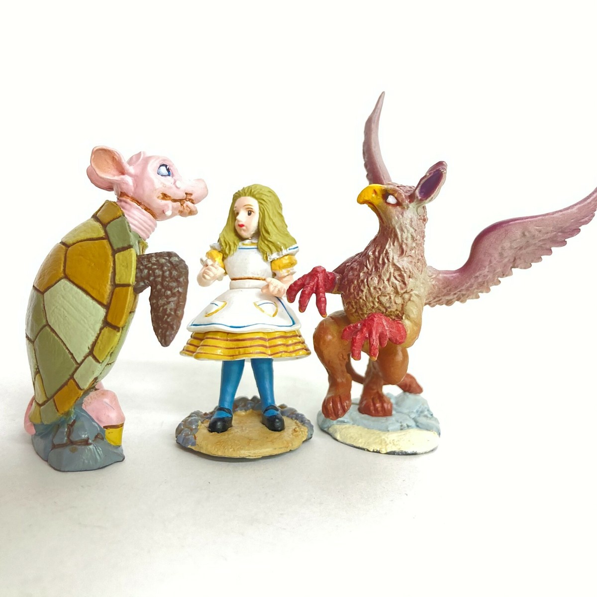 Alice's adventures in Wonderland Figure Alice Gryphon Mock Turtle