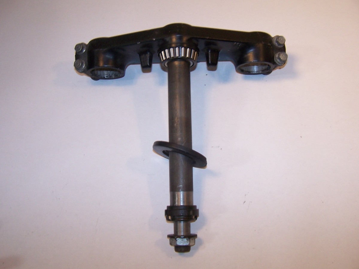 KAWASAKI ZX11 LOWER TRIPLE TREE FORK STEERING STEM 44037-1266 ZX