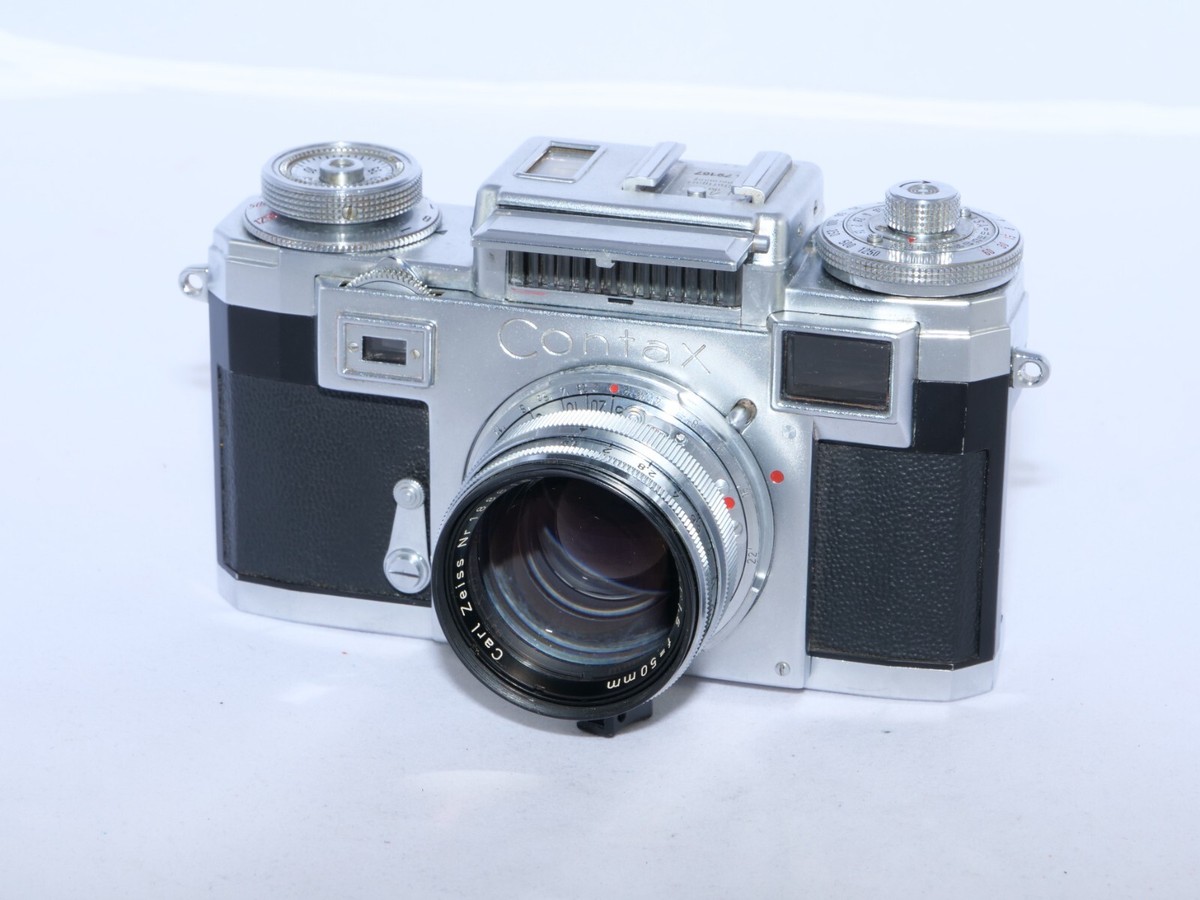 Vintage Zeiss Contax IIIa 35mm Rangefinder Camera. Sonnar 50mm F