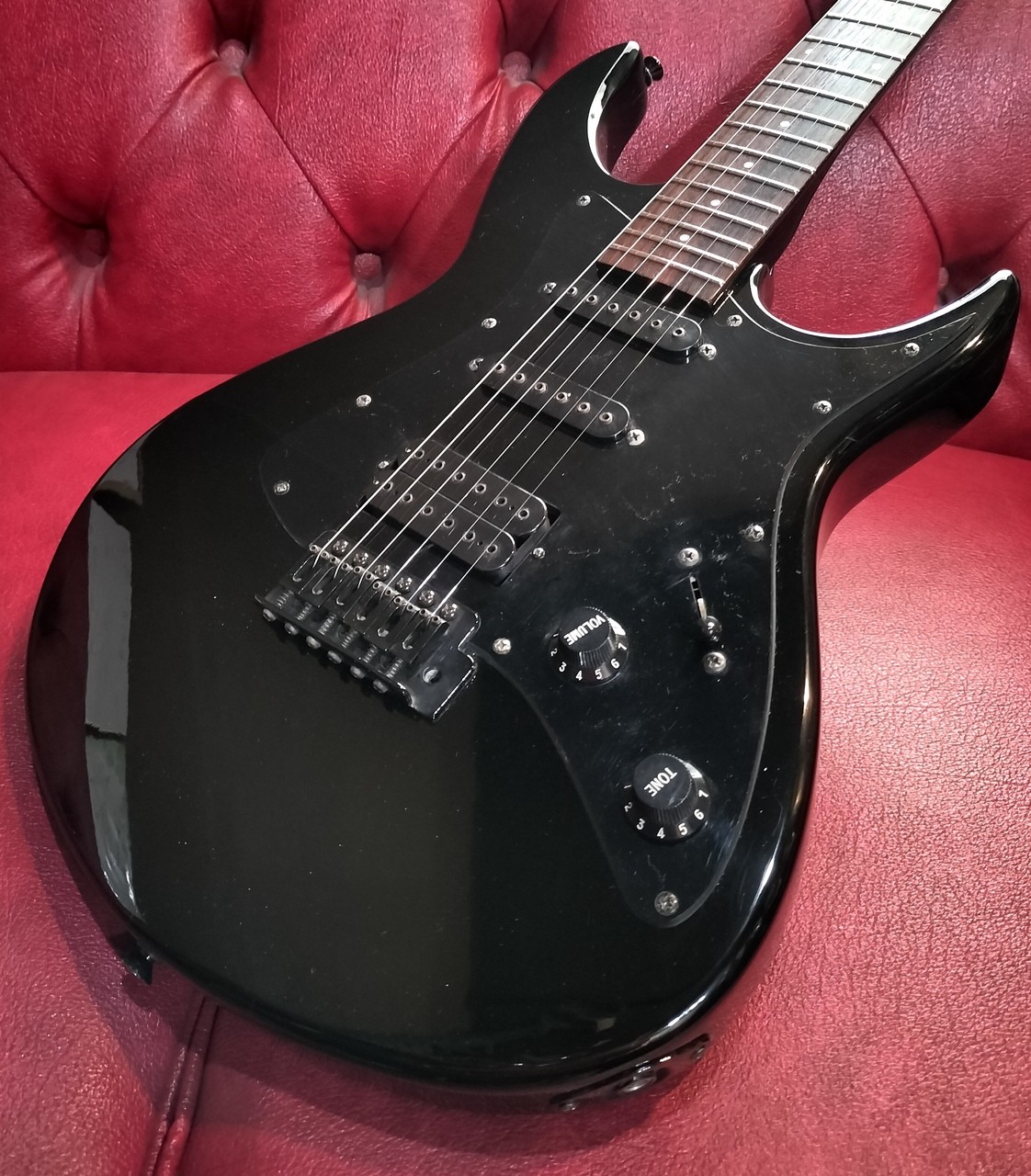 AriaproⅡBlack Dog エレキギター アリアプロ ブラック ドッグ アーム