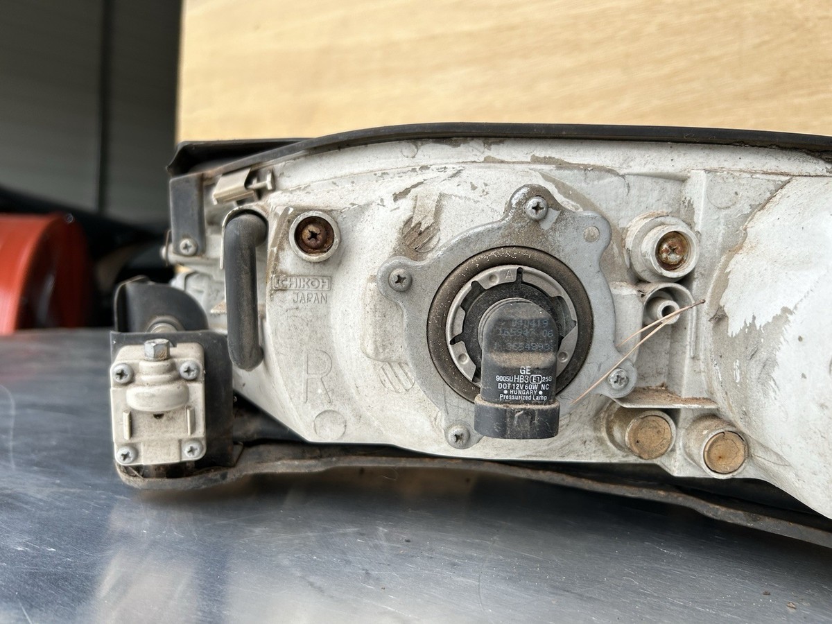 90-96 Nissan 300zx Z32 OEM RH Right Passenger Side Headlight