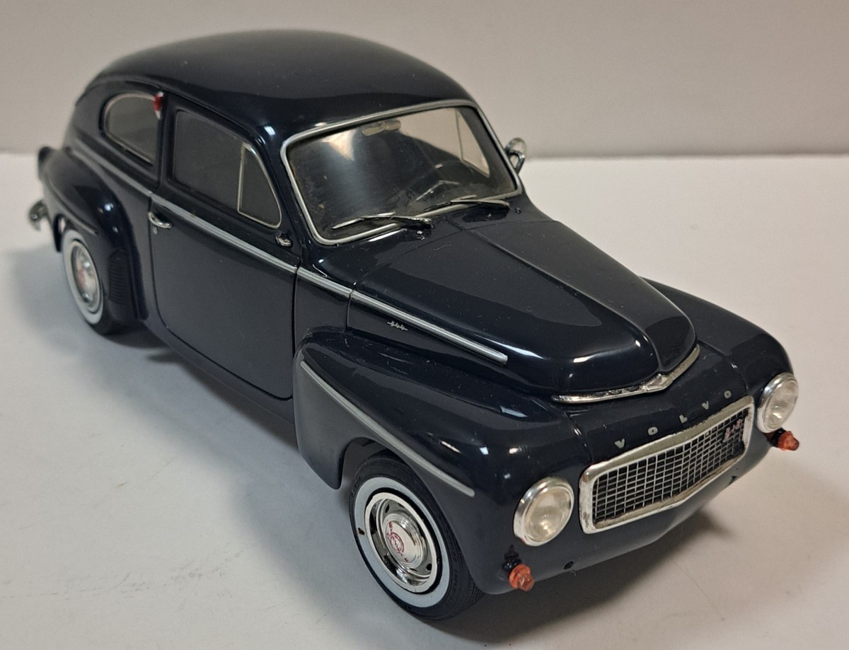 Revell 1:18 Diecast Car Navy Blue Volvo PV544 | eBay