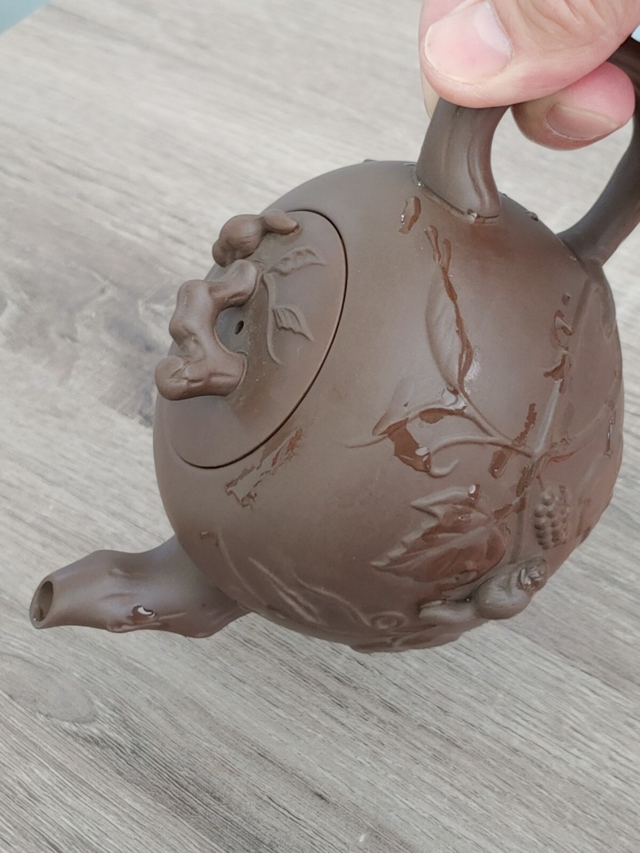 台湾满月圆宜兴紫砂壶乌泥蔓藤壶Taiwanese Joyce Chen China Yixing