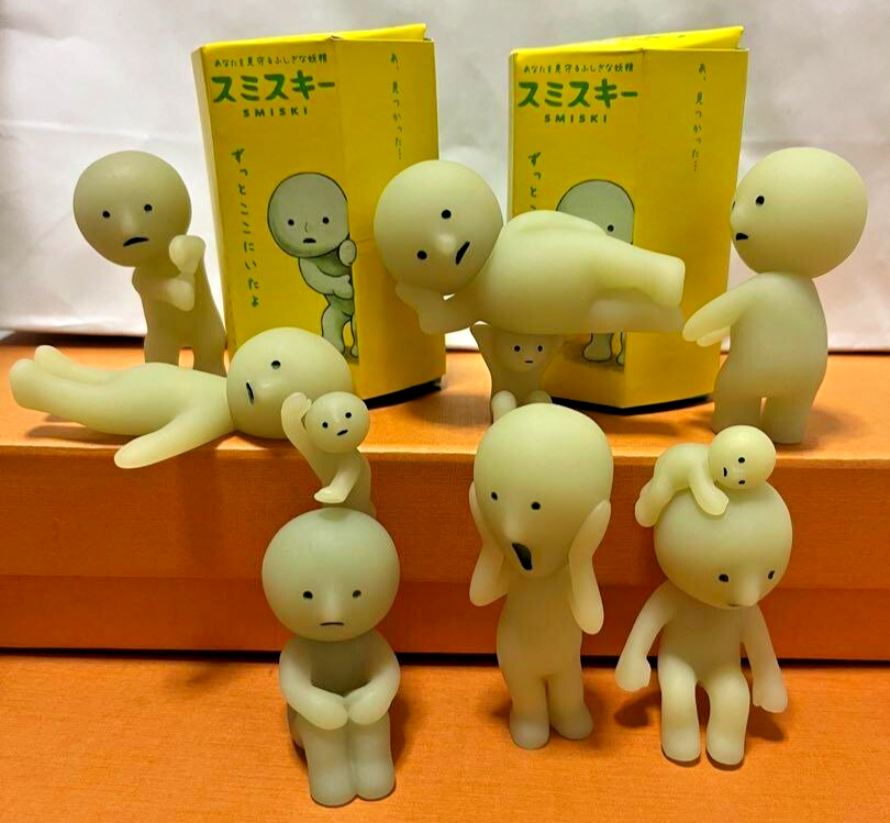 SMISKI Series 1 Set of 6 Figures + 3 Chibi Keychains & Secret