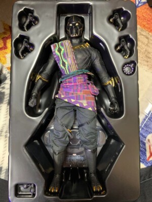 ブラックパンサー T'Chaka フィギュアmms487 Hot Toys MMS487 Black