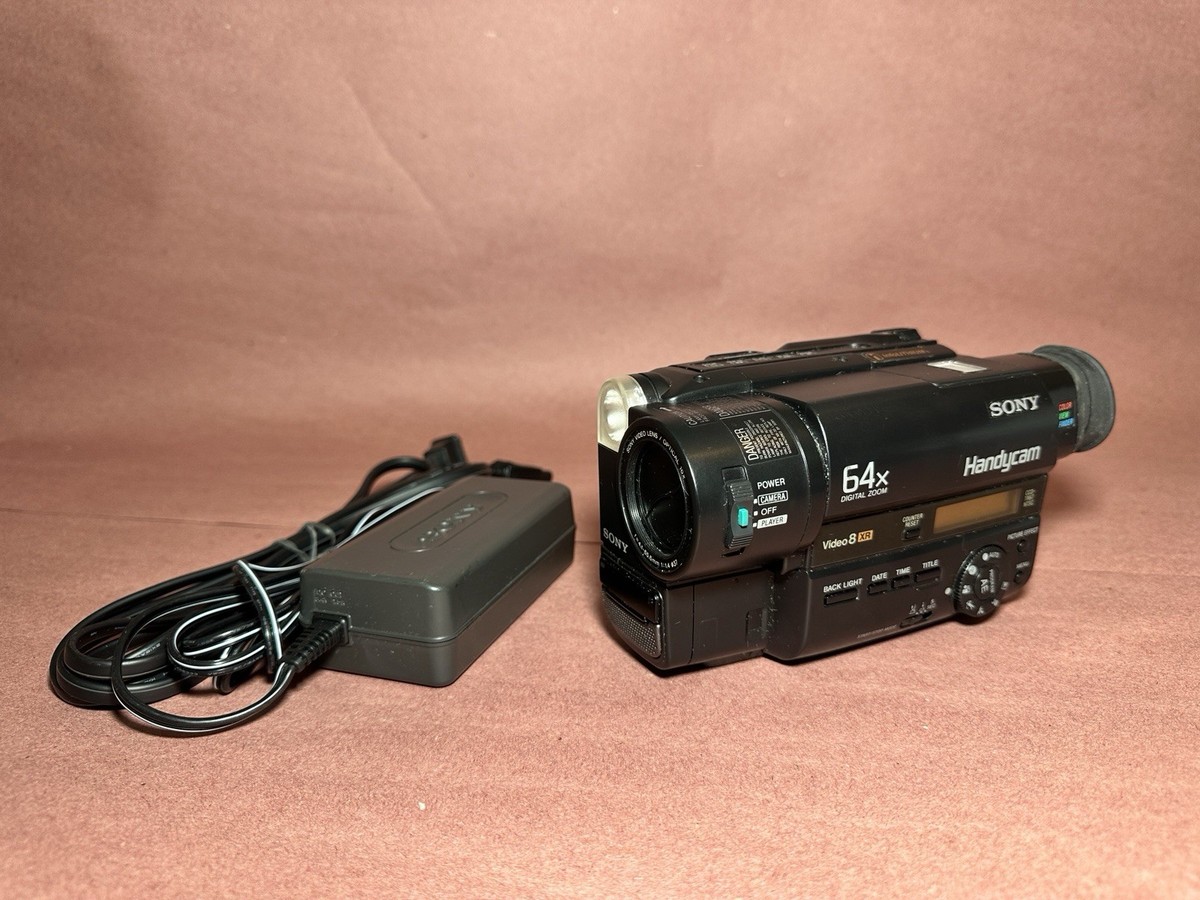 Sony Handycam CCD-TR67 Video 8 XR 8mm Analog Camcorder w/ Power