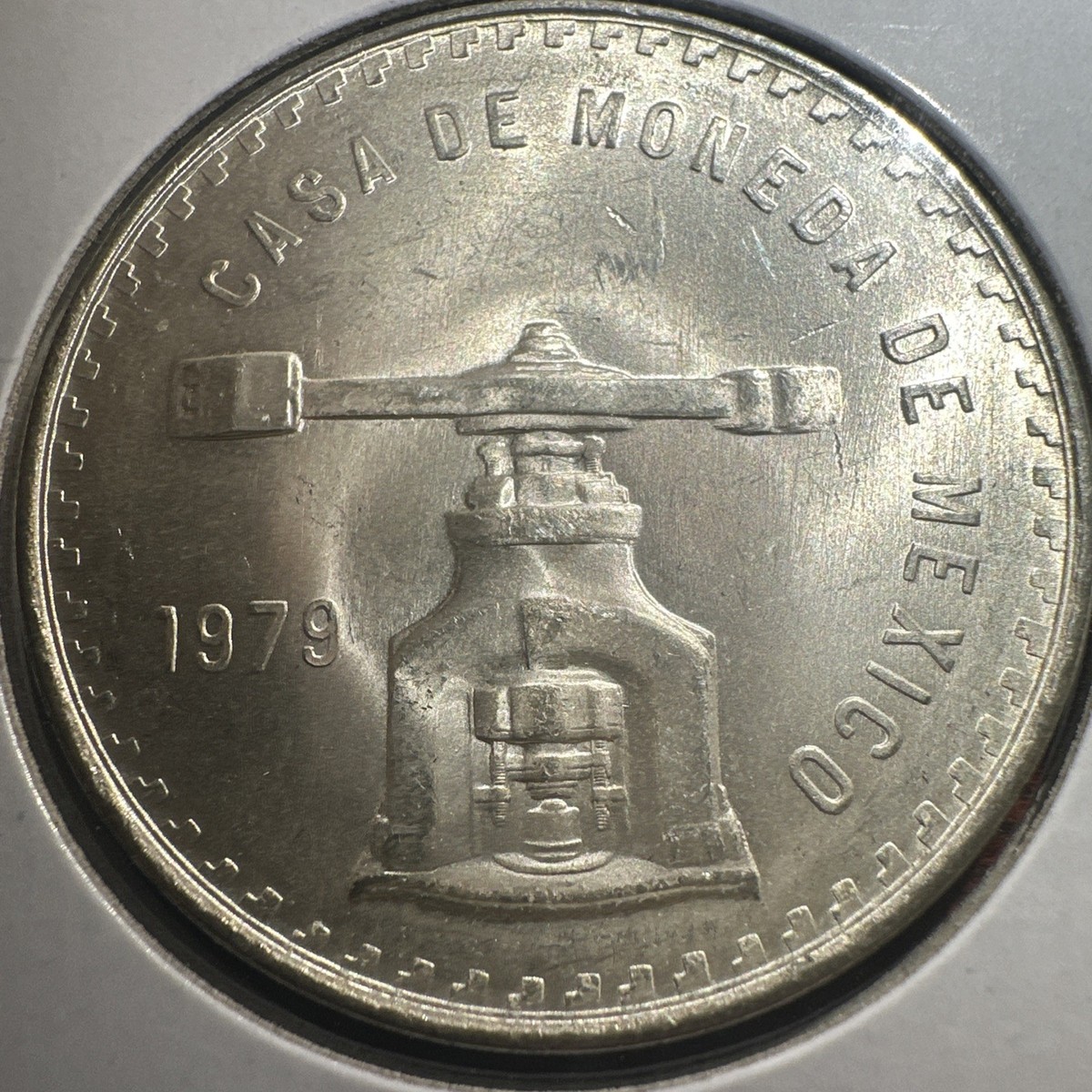 1979 Mexico 1 oz silver Onza Balance Scale Casa De Moneda De